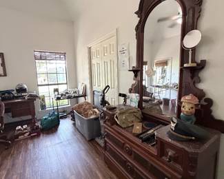 Antique chest of drawers