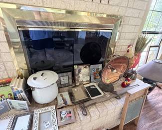 Chamber pot with antique heater
