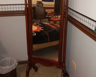 dressing mirror