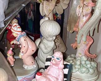 Betty Boop Figurine on Throne and other Figurines second image