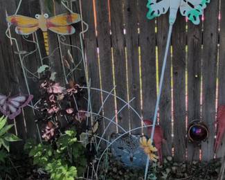 Metal Garden Ornaments Butterflies and Dragonflies with Decorative Trellis