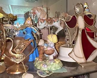 Walt Disney Classics Collection WDCC Snow White and the Seven Dwarfs Figurines and Carousel Horses fourth image