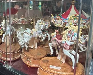 Franklin Mint Collection of Musical Carousel Figurines third image