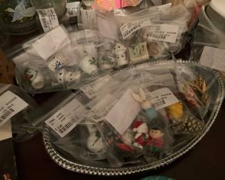 Many miniatures 