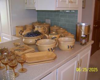 Lots of Pfaltzgraff Dishes!
