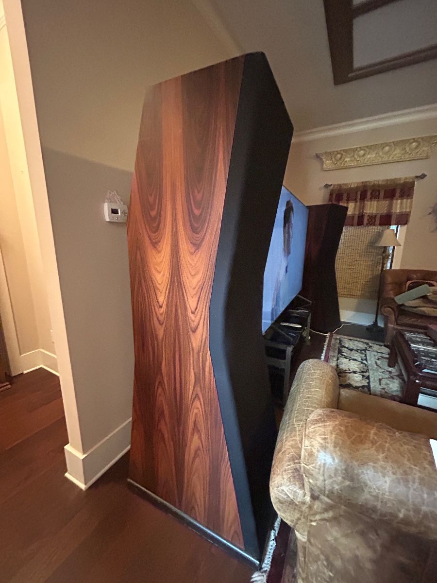 Montana XPS pair of speakers
