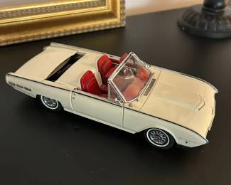 041 Ford Thunderbird Convertible Diecast Model Car