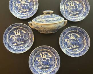 036 Blue Willow Miniature Ceramic Soup Tureen with Lid 5 Bowls