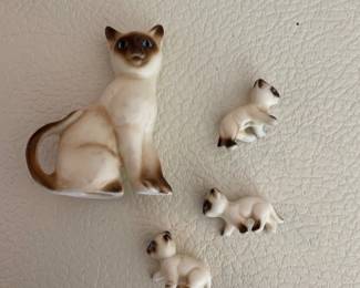 007 Vintage Siamese Cat Porcelain Figurine Set 4 pieces