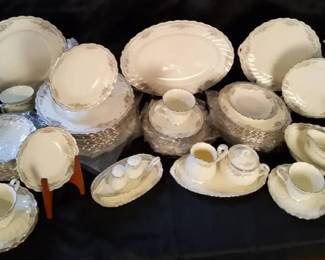 Noritake Knottinghill pattern 4714 Bone China Dinnerware 12 Place Set