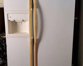 General Electric SidebySide Refrigerator