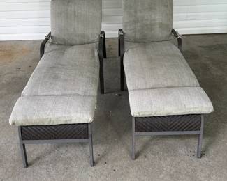 Set of 2 Outdoor Wicker Chaise Lounge Chairs with Cushions