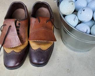 Vintage Nettleton Golf Shoes  Assorted Golf Balls