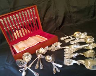 004 Exquisite Vintage WM A. Rogers Chatelaine Silverplate Set