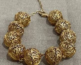 Beautiful Gold Ball Bracelet