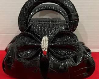 Unique Bow Purse Great For Fashionistas