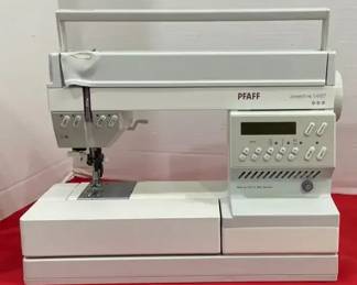 PFAFF Creative 1467 Sewing Machine