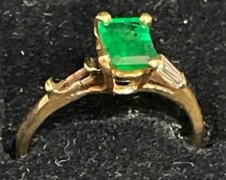 14kt Emerald Ring
