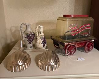 Hot air popcorn popper, cruet set and molds
