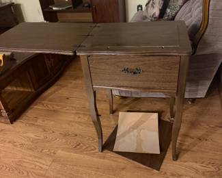 Simple Sewing table
