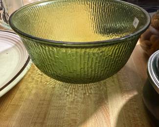 Green textured bowl glass
