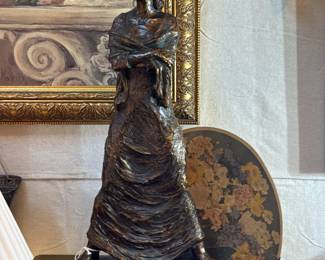 "Confidence" female sculpture by artist Alice Heath