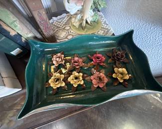 Rustic meta roses