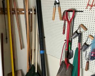 Garden Yard Tools and Outdoor Equipment