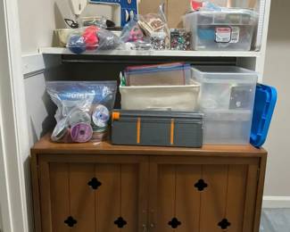Singer Sewing Machine with Sewing and Craft Supplies