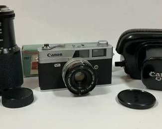 Canon QL 35mm Rangefinder Camera with Vivitar Zoom Lens and Case