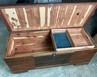 Cedar Hope Chest with Sliding Tray