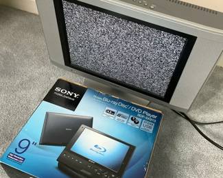 Toshiba 14 Inch LCD TV DVD Combo with Sony Portable Blu ray DVD Player