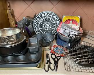 Bakeware, Kitchen Tools and Serving Pieces