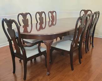 Queen Anne Dining For Eight