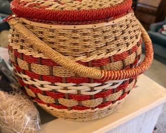basket with handle 