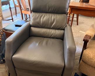 leather recliner 