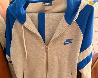 Nike jogging suit, LG