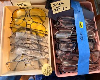 eyeware