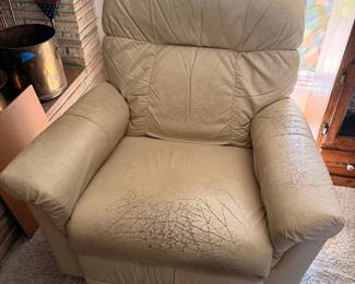 comfy leather recliner 