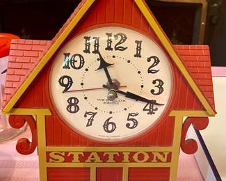 Vintage Canadian Westclox Electric Clock 