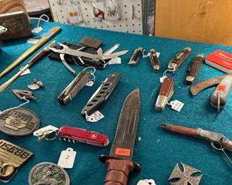 Pocket and Hunting Knives 