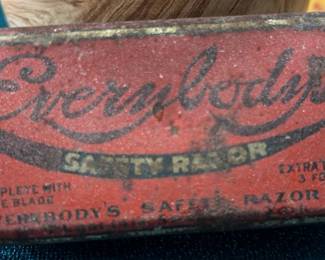 VINTAGE TINS