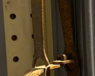 Vintage Trapper Claw