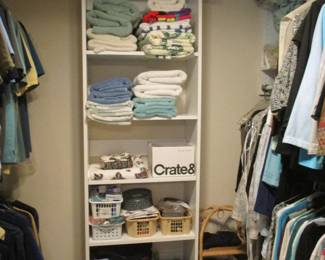 closet / clothes 