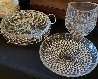 Assorted glassware
