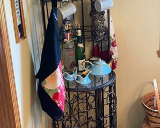 Metal wine rack