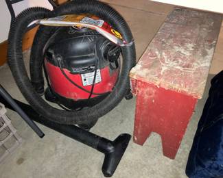 Shop vacuum