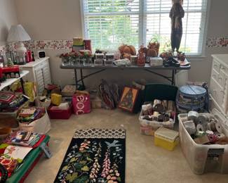 OVERVIEWS! PLEASE COME TO THE SALE TO SHOP THESE ITMES! TONS OF SMALLS TO SHOP!!!