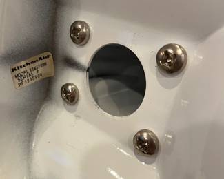 C114 - $100. Kitchen Aid Lift Head Mixer. Model KSM5PSWW (1996). Works fine and includes everything photographed.