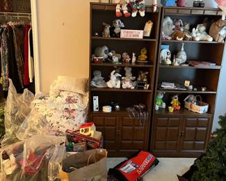 OVERVIEWS! PLEASE COME TO THE SALE TO SHOP THESE ITMES! TONS OF SMALLS TO SHOP!!!